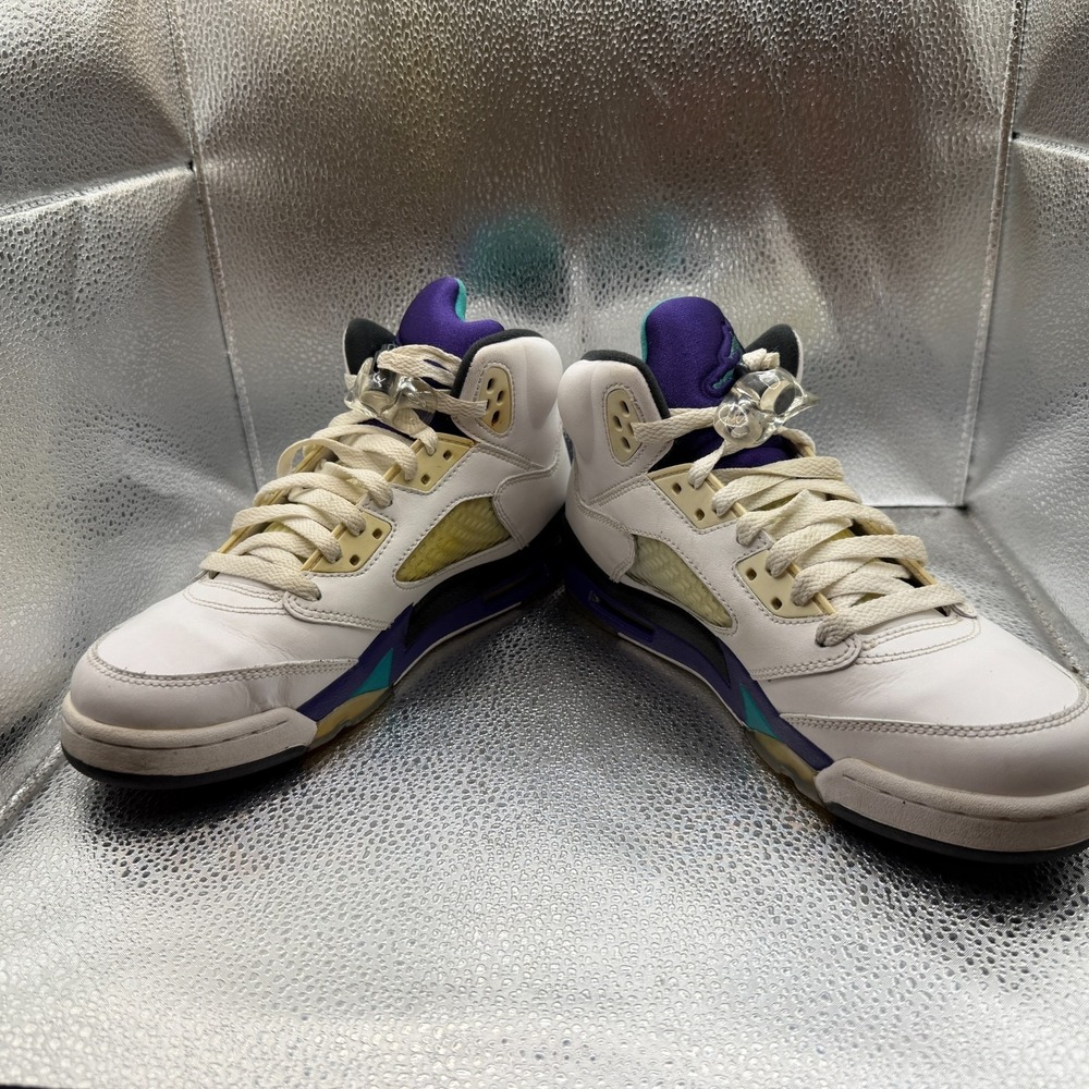 Size 6Y Jordan 5 Retro 2013 Mid Grape White Boys Athletic Sneakers 440888-108 - Picture 5 of 11